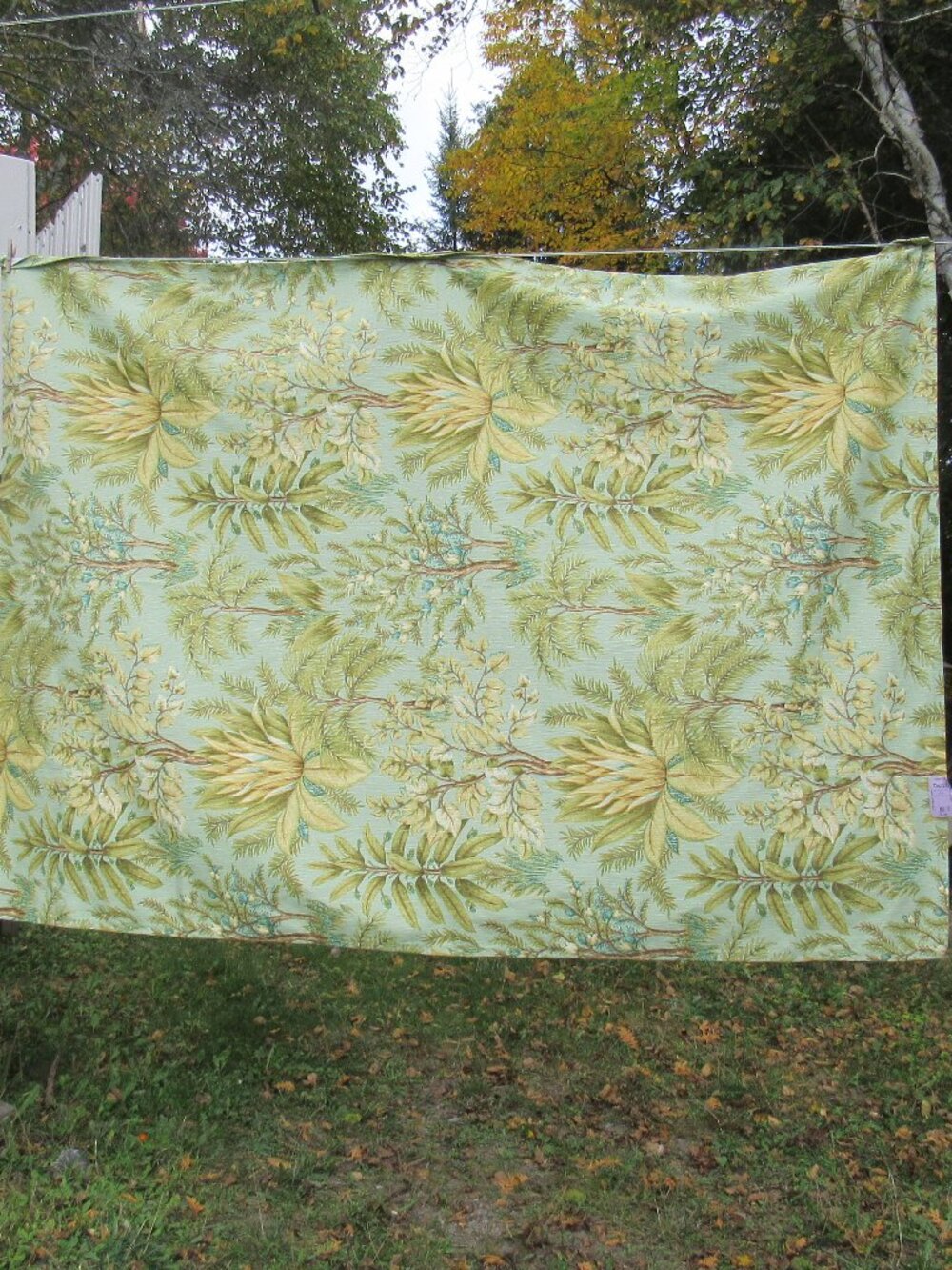Tommy Bahama Richloom Original Screen Print Fabric, 52.5" x 72" Hemmed J654
